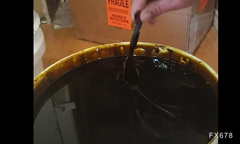 XM官网:和平协议预期降温，霍尔木兹海峡困局下WTI油价反弹